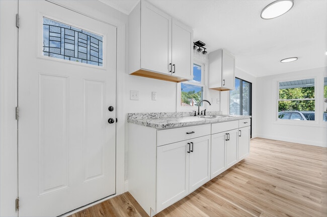 702 E Park Ave in Fairmont, WV - Building Photo - Building Photo