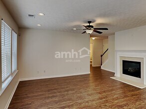 307 Meadows Ln in Canton, GA - Foto de edificio - Building Photo