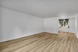 1103 Galloway St in Steilacoom, WA - Building Photo - Building Photo