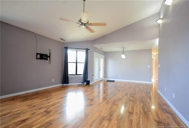 733 Mosswood Ln in Fayetteville, NC - Building Photo - Building Photo