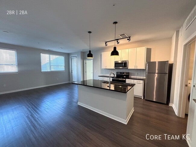 2705 McGee Trafficway in Kansas City, MO - Building Photo - Building Photo