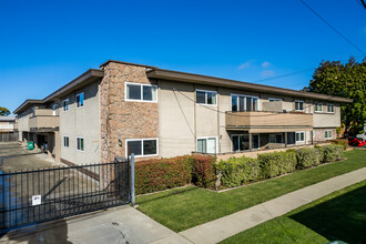 1401 Liberty St in El Cerrito, CA - Building Photo - Building Photo