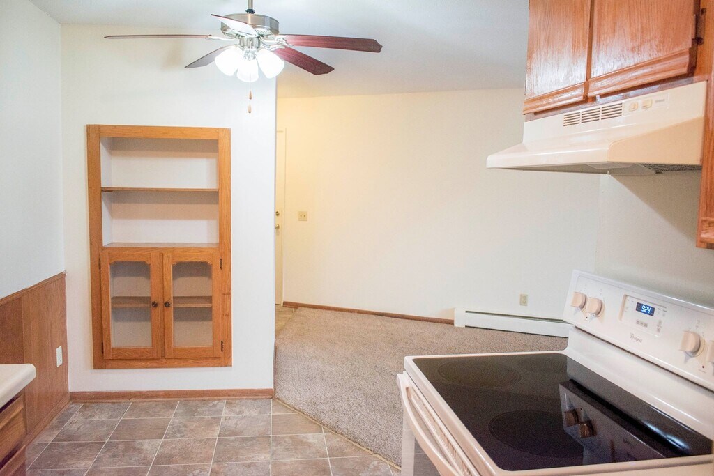 Tonkaway Apartments Excelsior, MN Apartments For Rent