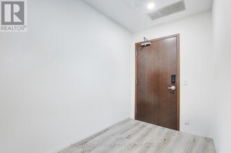 60-2160 Frederick St in Kitchener, ON - Building Photo - Building Photo