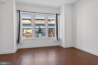 6040 Market St in Philadelphia, PA - Building Photo - Building Photo