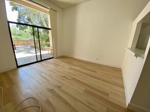 310 N Civic Dr in Walnut Creek, CA - Building Photo - Building Photo