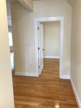 14-16 Phillips Street, Unit 14 in Lowell, MA - Foto de edificio - Building Photo