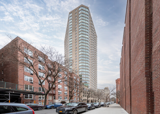 Carnegie Hill Towers in New York, NY - Building Photo - Building Photo