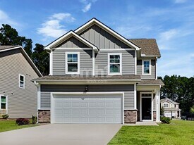 308 West St in Moncks Corner, SC - Building Photo