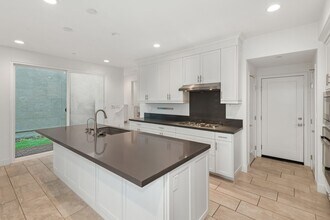 167 Tenor in Irvine, CA - Building Photo - Building Photo