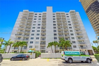 200 S Birch Rd in Fort Lauderdale, FL - Building Photo - Building Photo
