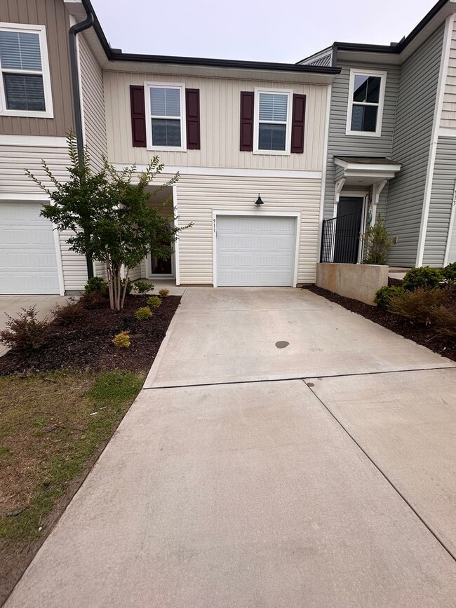 911 Falls Grove Trl in High Point, NC - Building Photo - Building Photo