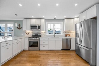 352 Portsmouth Ave in Seabrook, NH - Building Photo - Building Photo