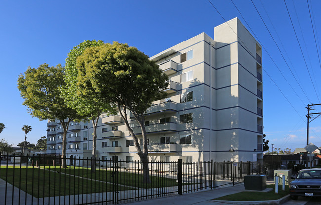 Mar Vista Church of God Homes in Oceanside, CA - Foto de edificio - Building Photo