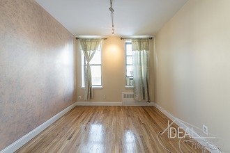 409 Grand St in Brooklyn, NY - Building Photo - Building Photo