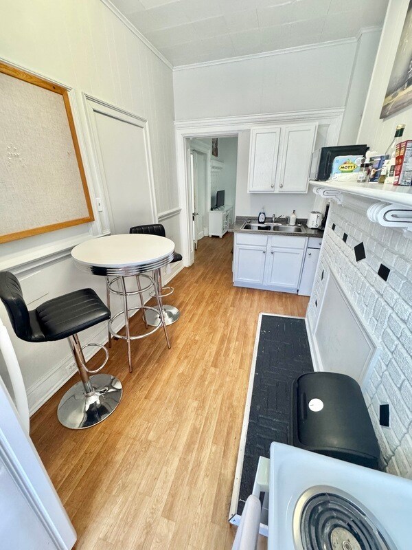 712 N Arthur Ashe Blvd in Richmond, VA - Foto de edificio - Building Photo