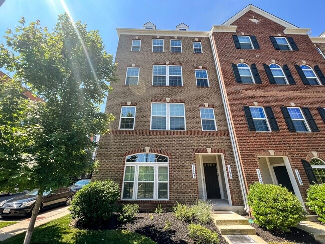 13699 Endeavour Dr in Herndon, VA - Building Photo - Building Photo