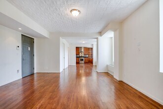 240-242 E Houston St in New York, NY - Building Photo - Building Photo