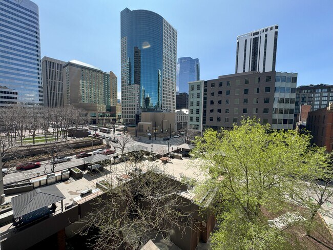 1777 Larimer St, Unit 905 in Denver, CO - Building Photo - Building Photo