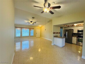 616 SE 11th Ave in Cape Coral, FL - Building Photo - Building Photo