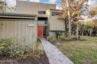 10025 Sawgrass Dr E in Ponte Vedra Beach, FL - Foto de edificio - Building Photo