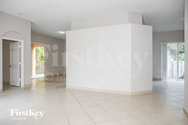 9064 SW 214th St in Cutler Bay, FL - Building Photo - Building Photo
