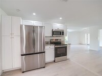 4853 Palmetto Ct in Naples, FL - Foto de edificio - Building Photo