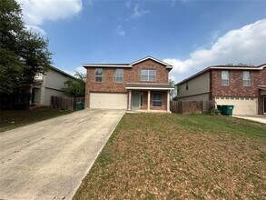 9025 Barkwood in Universal City, TX - Building Photo - Building Photo