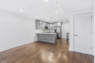 1649 E Eyre St, Unit #3 in Philadelphia, PA - Foto de edificio - Building Photo