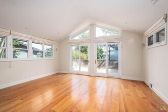 9 Sunnyside Ave in Corte Madera, CA - Building Photo - Building Photo