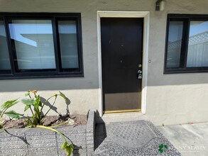 828 El Camino Real, Unit 828 El Camino #6 - MARKETING ONLY in San Bruno, CA - Building Photo - Building Photo