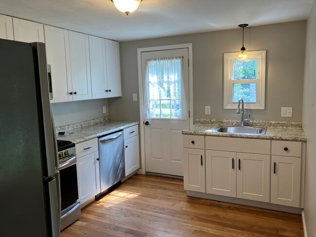328 Harmony Rd in Pittsburgh, PA - Building Photo - Building Photo
