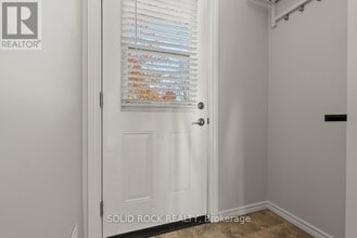 26 Ettrick Crescent in Ottawa, ON - Building Photo - Building Photo