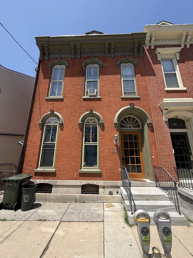 property at 711 Chestnut St