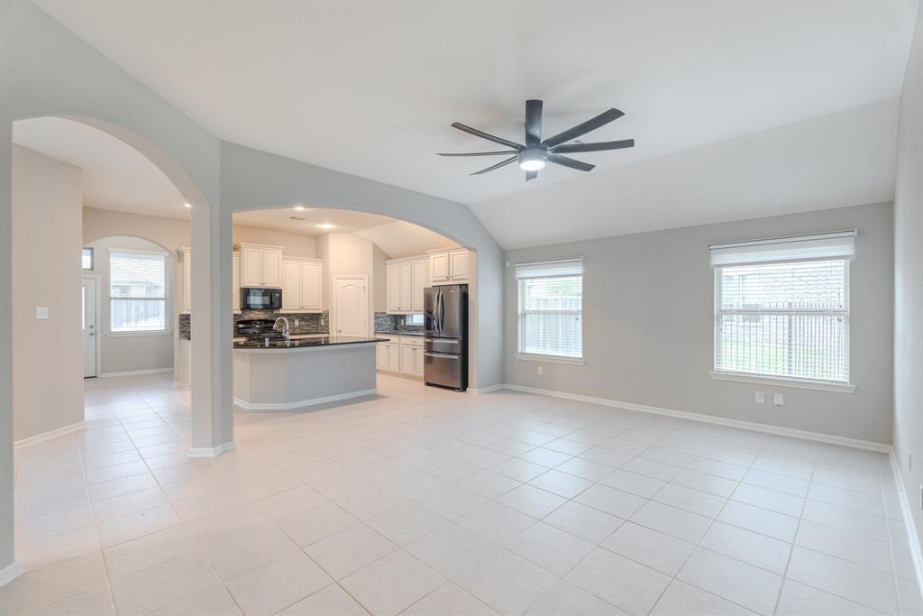 12 Florentino Vine Pl in Magnolia, TX - Building Photo