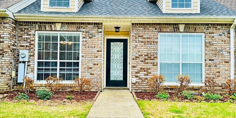 148 Chase Creek Cir in Pelham, AL - Building Photo