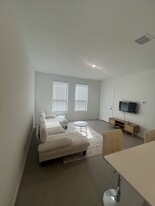 150 Outrigger Way, Unit Victory Suite in Kyle, TX - Building Photo