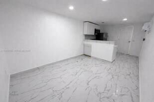 3328 Wilson St in Hollywood, FL - Building Photo