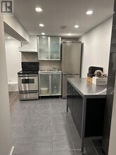 8 Yarn Rd in Toronto, ON - Building Photo - Building Photo