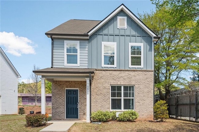 property at 1611 Meadow Crossing