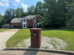 1702 Stonegate Way SW in Snellville, GA - Building Photo - Building Photo
