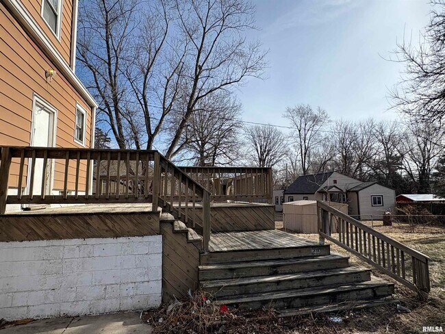 2214 W Tripp Ave in Peoria, IL - Building Photo - Building Photo