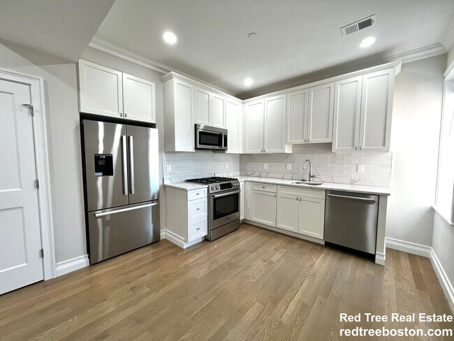 property at 14 Mount Hood Rd