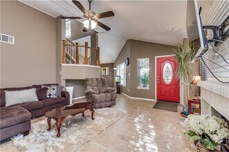 513 Hunters Glen St in Lewisville, TX - Building Photo - Building Photo