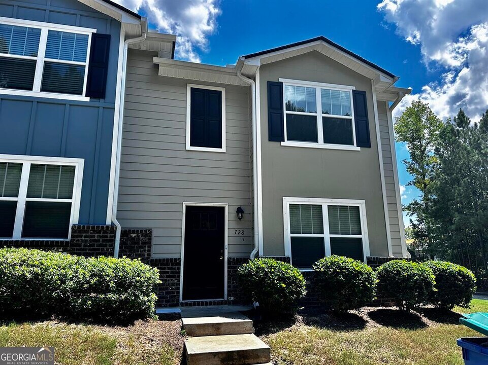 728 Keeshono St in Union City, GA - Building Photo