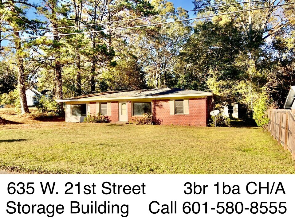 635 W 21st St in Laurel, MS - Building Photo