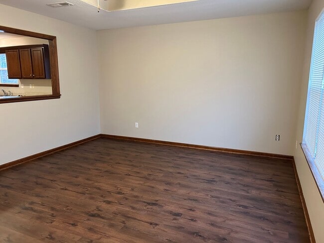 1200 NW Willow Dr in Grain Valley, MO - Building Photo - Building Photo