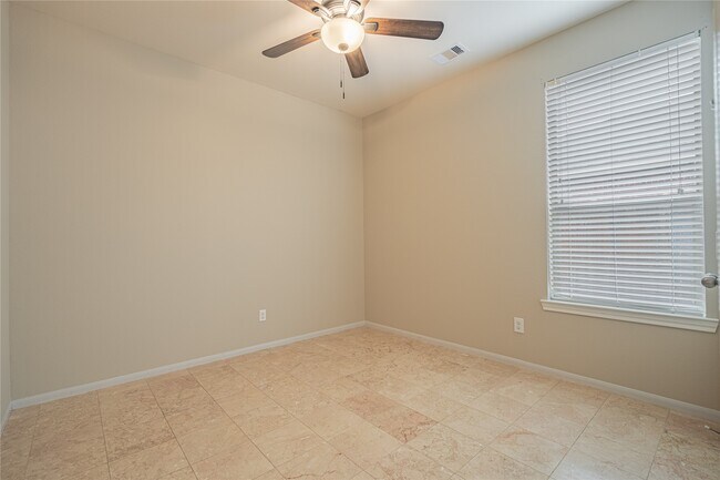 28514 Lockeridge Springs Dr in Spring, TX - Building Photo - Building Photo