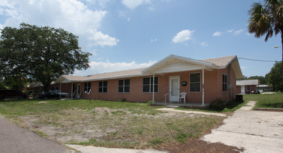 FERNANDINA BEACH APARTMENTS in Fernandina Beach, FL - Foto de edificio - Building Photo