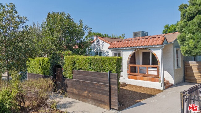 property at 4031 Edenhurst Ave